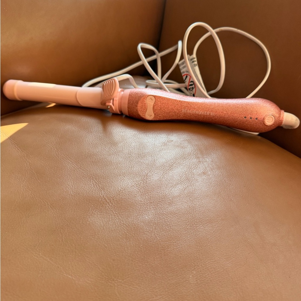 Beachwaver B1 Pink Curling Iron
